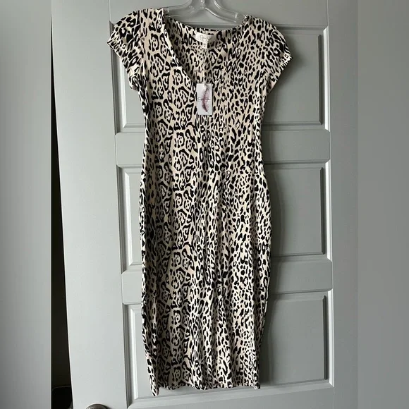 Modern Muse Leopard Midi Dress - Picture 3 of 4
